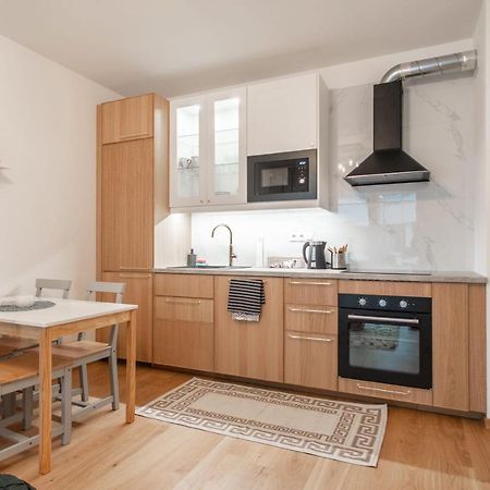 Apartment With Balcony براغ المظهر الخارجي الصورة