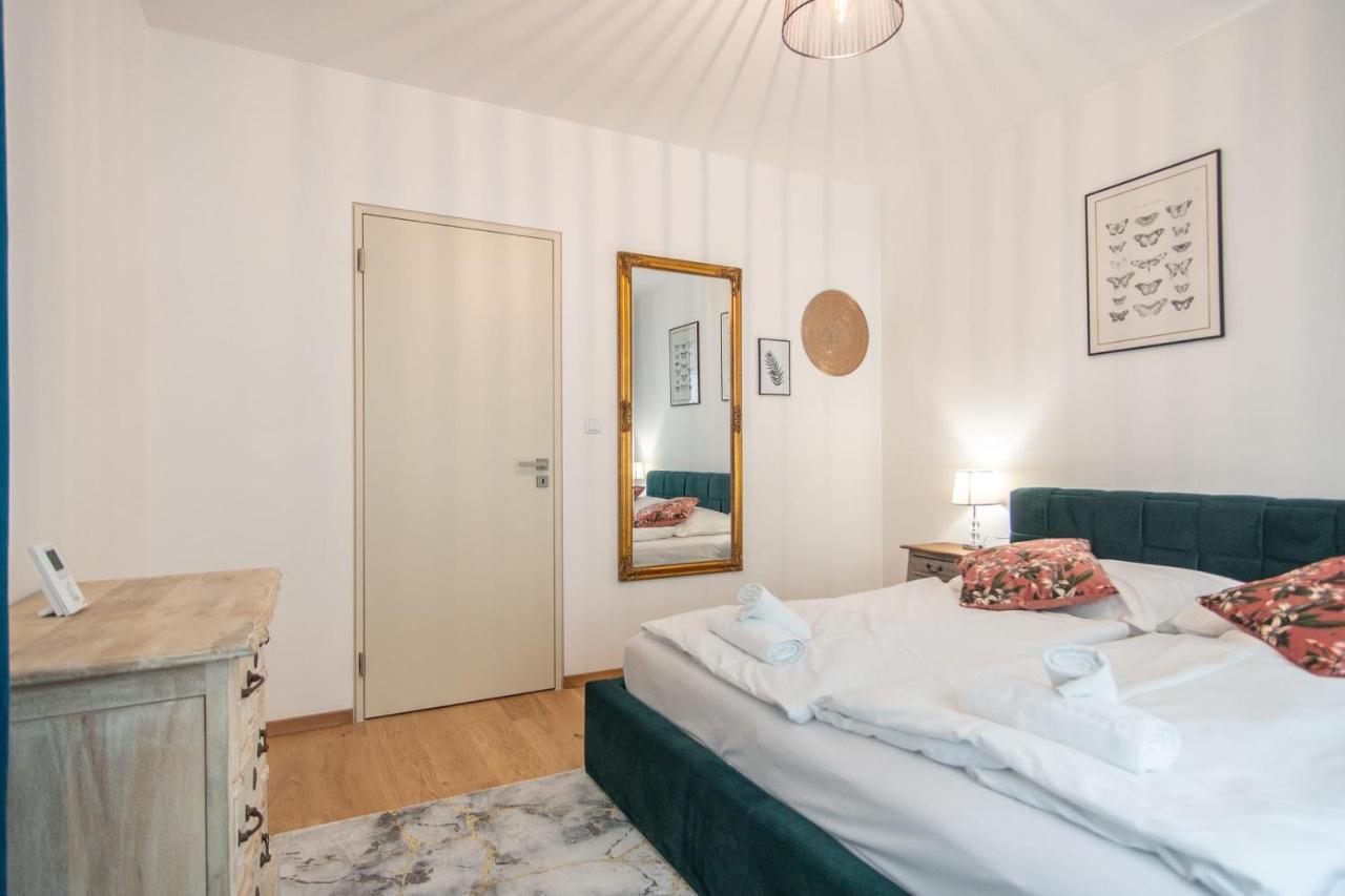 Apartment With Balcony براغ المظهر الخارجي الصورة