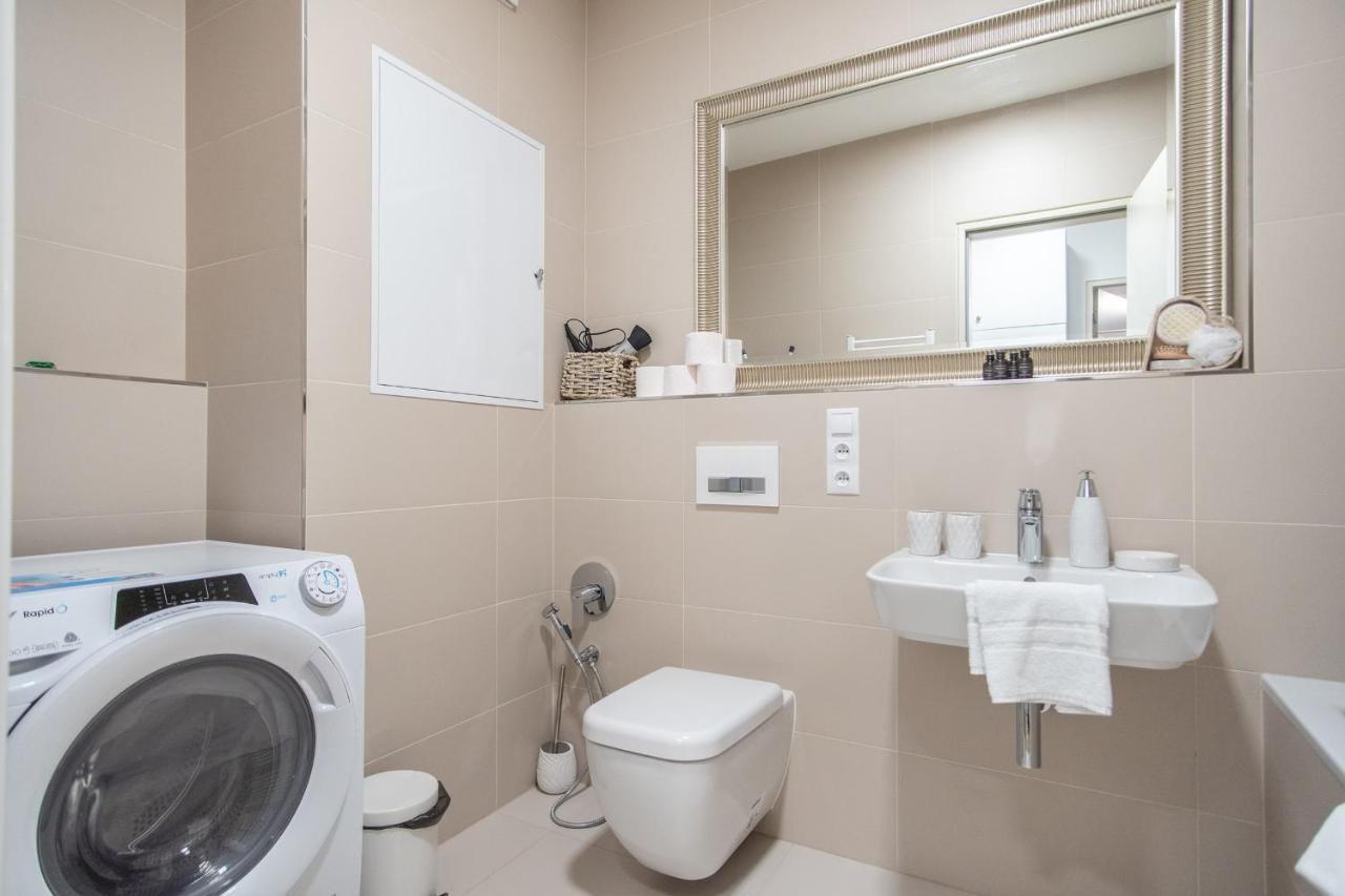 Apartment With Balcony براغ المظهر الخارجي الصورة
