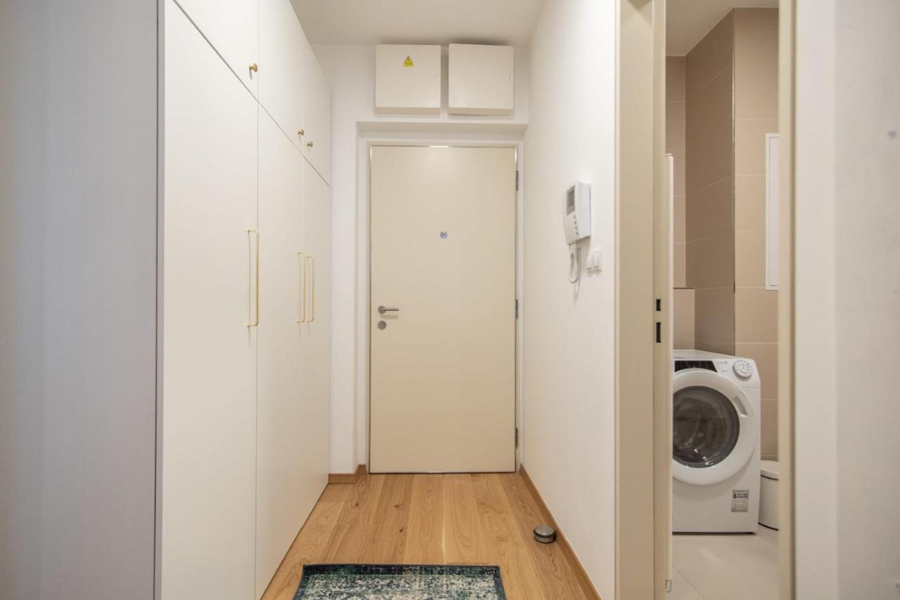 Apartment With Balcony براغ المظهر الخارجي الصورة